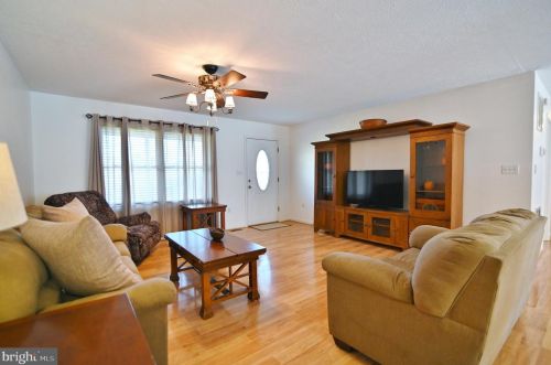 23 Bobby Ln, Edinburg VA  22824-2552 exterior