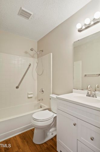 4247 Baylor St, Greensboro NC 27455-2565 exterior