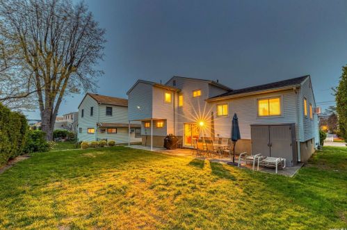 2638 Hewlett Ln, North Bellmore NY  11710-4415 exterior