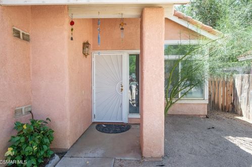 43703 Byron Dr, Lancaster, CA 93535-5688