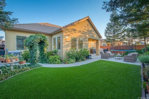 2574 Utah Ave, Fresno CA  93720-3977 exterior