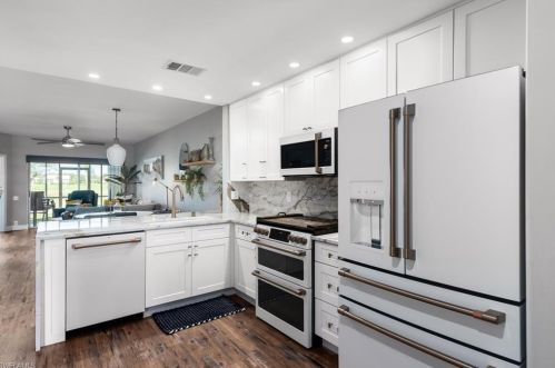 28060 Cavendish Ct, Bonita Springs, FL 34135-3457