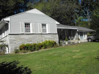 3261 Buffat Mill Rd, Knoxville, TN 37917-2940