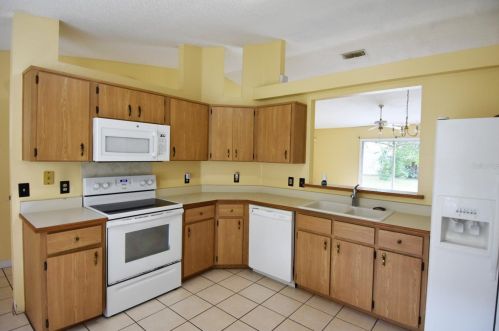 2807 Sunset Ridge St, Deltona, FL 32725-2128