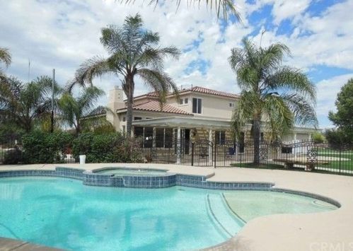 17523 7 Spg Way, Riverside CA 92504-9452 exterior