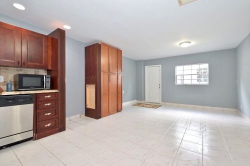 4903 Saratoga Rd, West Palm Beach FL  33415-7415 exterior