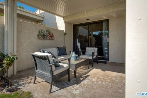 422 Forest Hills Dr, Rancho Mirage CA  92270-1459 exterior