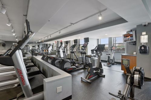 401 1st St, Minneapolis MN  55401-2518 exterior