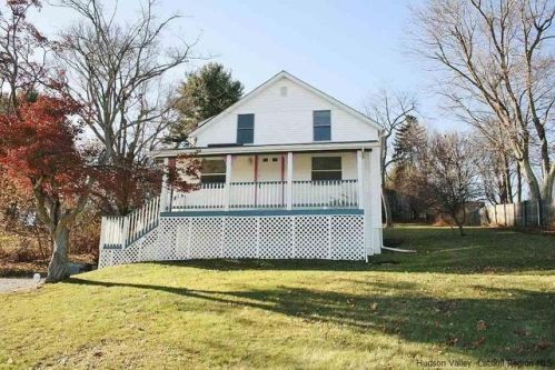 319 Carter Ave, Newburgh, NY 12550-8402
