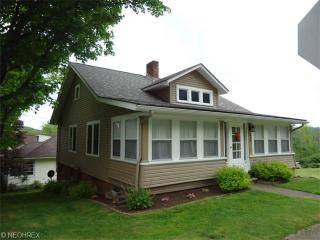 328 Water St, Uhrichsville OH  44683-1452 exterior