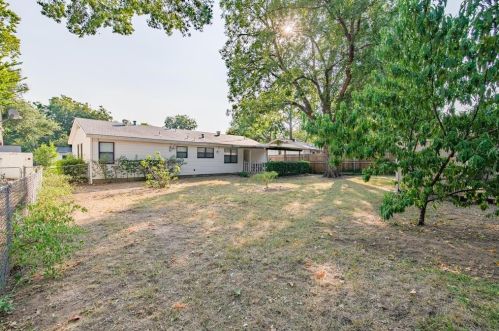 1903 Dennis St, Irving TX 75062-4362 exterior