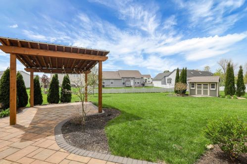 7818 Narrow Leaf Ct, Blacklick OH  43004-6047 exterior