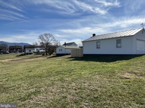 201 8th Ave, Richmond National Battlefiel VA  22835-1524 exterior
