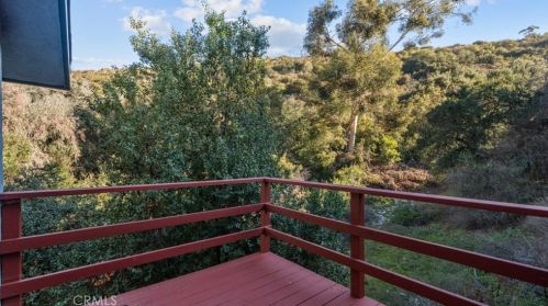 1942 Los Encinos Ave, Glendale CA  91208-2113 exterior