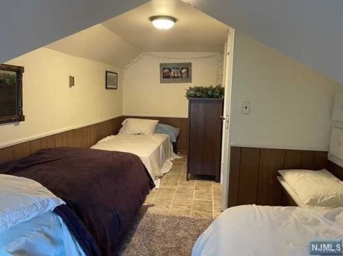 95 Godwin Ave, Ridgewood NJ  07450-3725 exterior