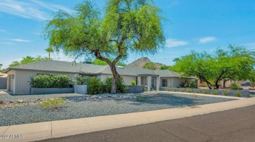 2827 Evans Dr, Phoenix AZ  85032-5030 exterior