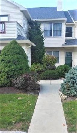 165 Lindfield Cir, Macungie PA  18062-1122 exterior