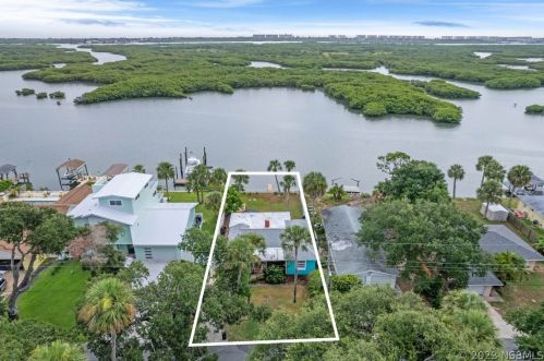 5959 Riverside Dr, Daytona Beach FL 32127-6445 exterior