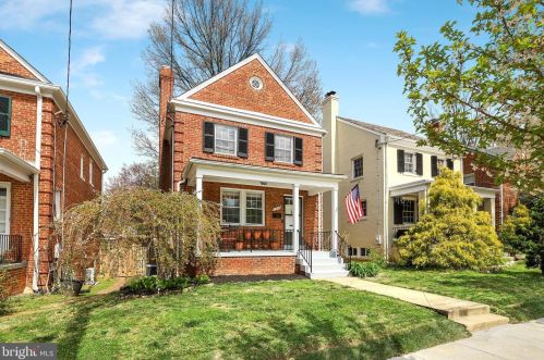 4509 Harrison St, Washington, DC 20015-2109