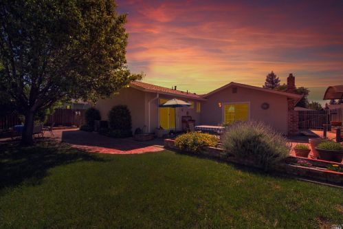 205 Riverdale Ave, Vacaville, CA 95687-6420