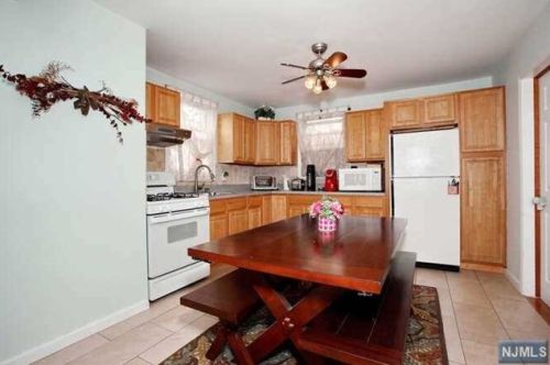 144 Main St, Ridgefield Park NJ  07660-1256 exterior