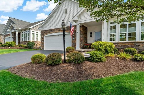 137 Cobblestone Dr, Pittsburgh, PA 15237-1288