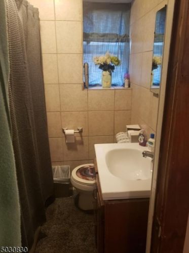 4 Clove Ave, Wantage NJ  07461-1902 exterior