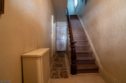 64 New York Ave, Newark, NJ 07105-1211