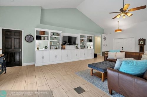 16340 11th St, Hollywood FL 33027-5115 exterior