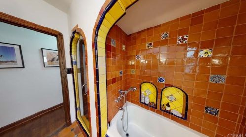 15560 Leadwell St, Van Nuys CA 91406-3110 exterior