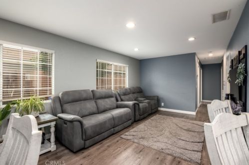 6047 Sheppard St, Riverside CA  92504-1557 exterior