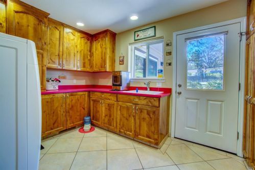 2979 Keeling Ave, Lakeport CA  95453-6804 exterior