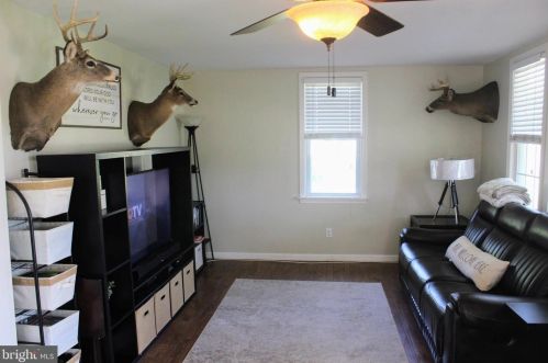 1118 Newville Rd, Carlisle, PA 17013-1739