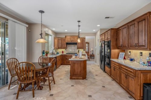 1371 Kirkmichael Cir, Riverside CA  92507-8426 exterior