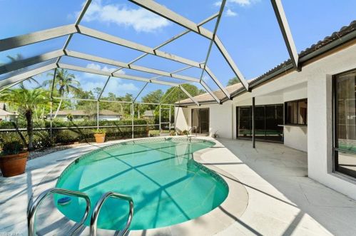 1700 Knights Ct, Naples, FL 34112-5327