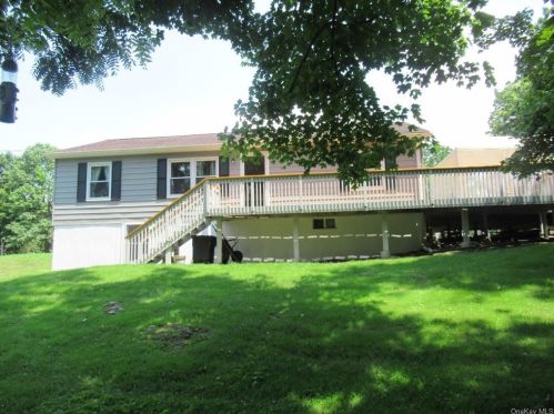 12 Horse Shoe Ln, Warwick, NY 10990-2241