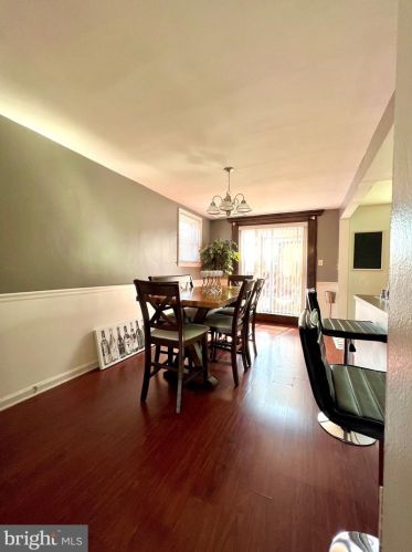 6339 Elmhurst St, Philadelphia PA 19111-5804 exterior