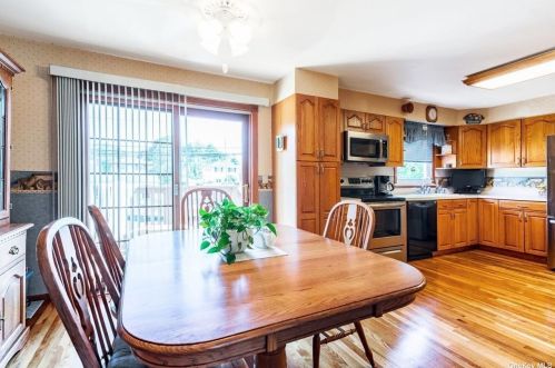 3870 Ralph St, Seaford, NY 11783-1740