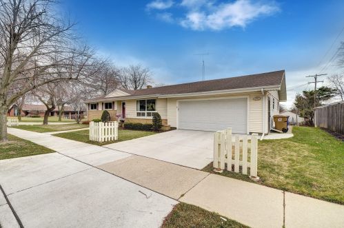 6007 47th Ave, Kenosha, WI 53142-1319
