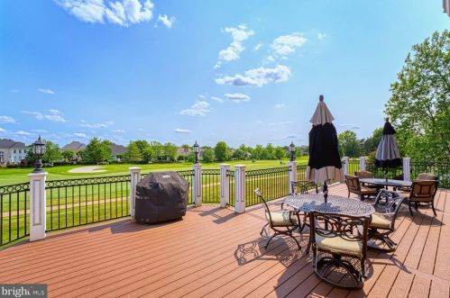 43527 Butler Pl, Leesburg VA 20176-7428 exterior