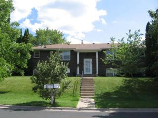 7225 Valley Pl, Minneapolis, MN 55427-2178