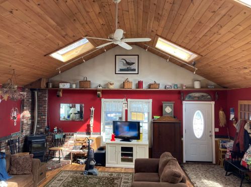 72 Mckinley Dr, Washington NH  03280-3463 exterior