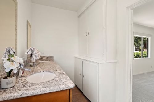 3653 El Caminito, Glendale CA 91214-1716 exterior