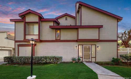 8939 Gallatin Rd, Pico Rivera, CA 90660-1693