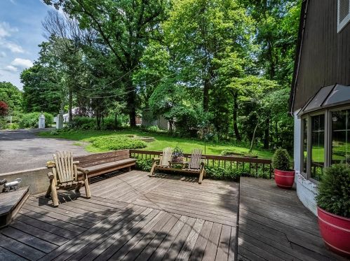 416 Edwards Rd, New Kensington, PA 15068-9226