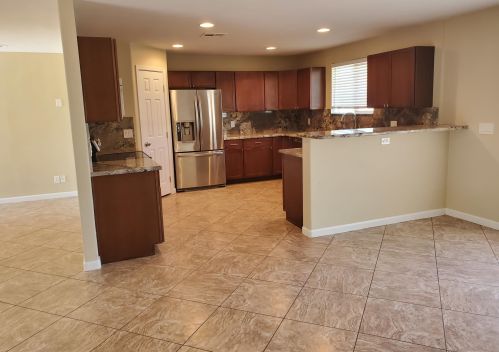 4007 59th Dr, Phoenix, AZ 85033-4108