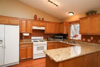 3554 144th St, Lakeville, MN 55068-4082