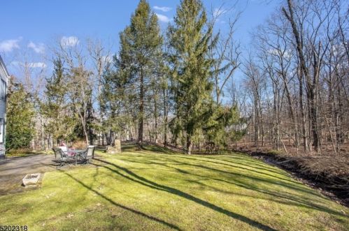 42 King George Rd, Warren NJ  07059-7045 exterior