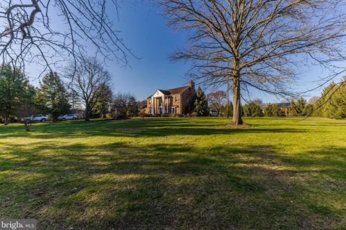 520 Lakeview Dr, Auburn NJ  08085-1248 exterior