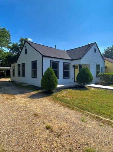 212 8th St, Lancaster, TX 75146-1502